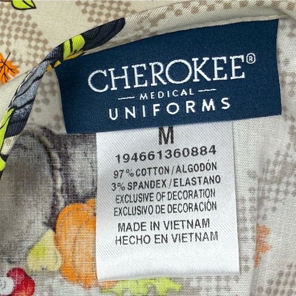 NWT Thanksgiving Scrub Top M  Pugs Pumpkin Spice Scrubs Cherokee Dogs Autumn - Picture 6 of 6